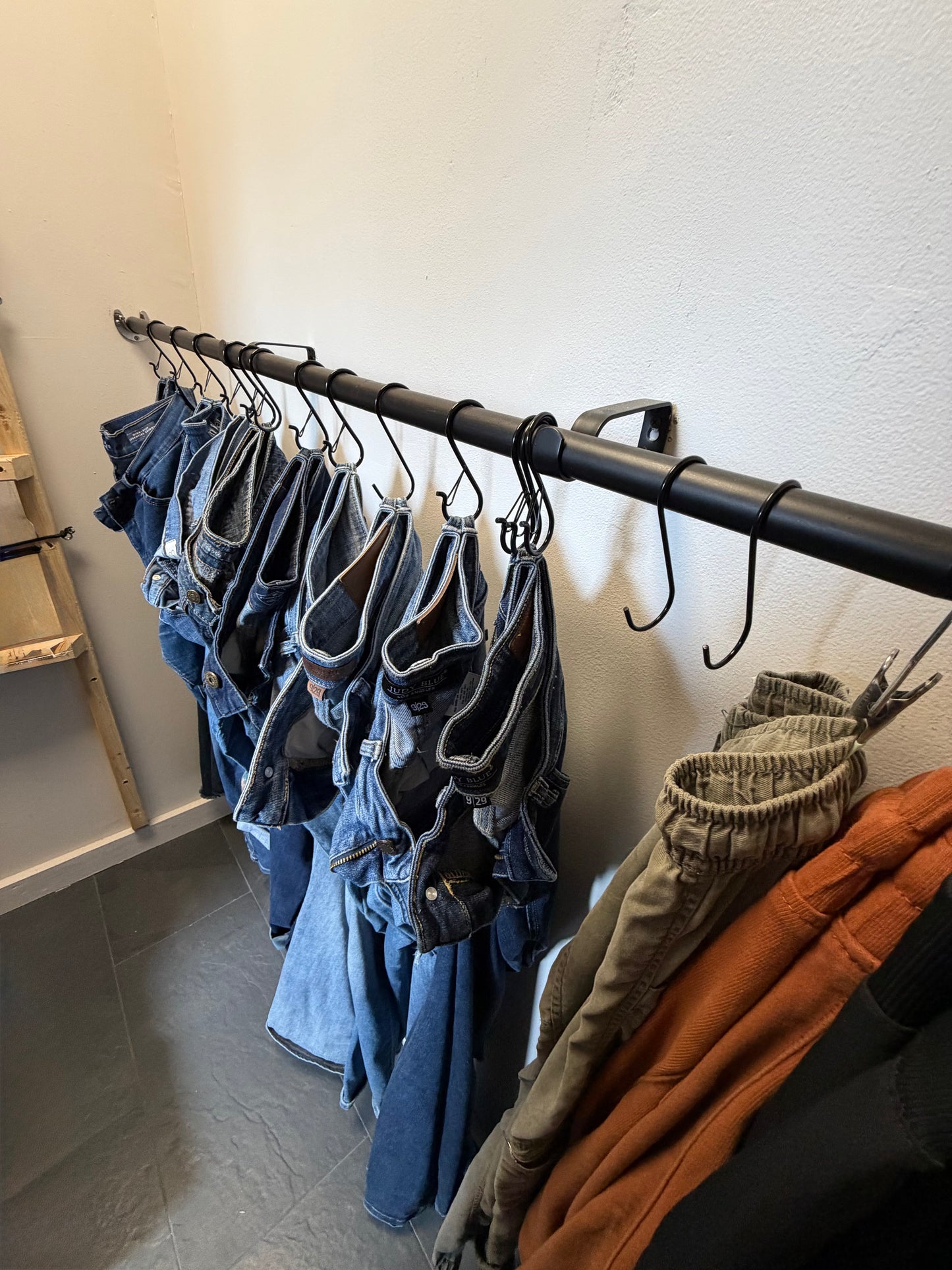 Heavy-Duty Closet Hanging Rod
